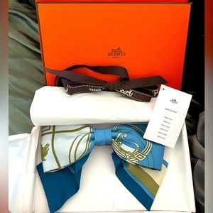 Authentic Hermes Silk Bow Hair Clip in blue "Ex-Libris" Grenelle
